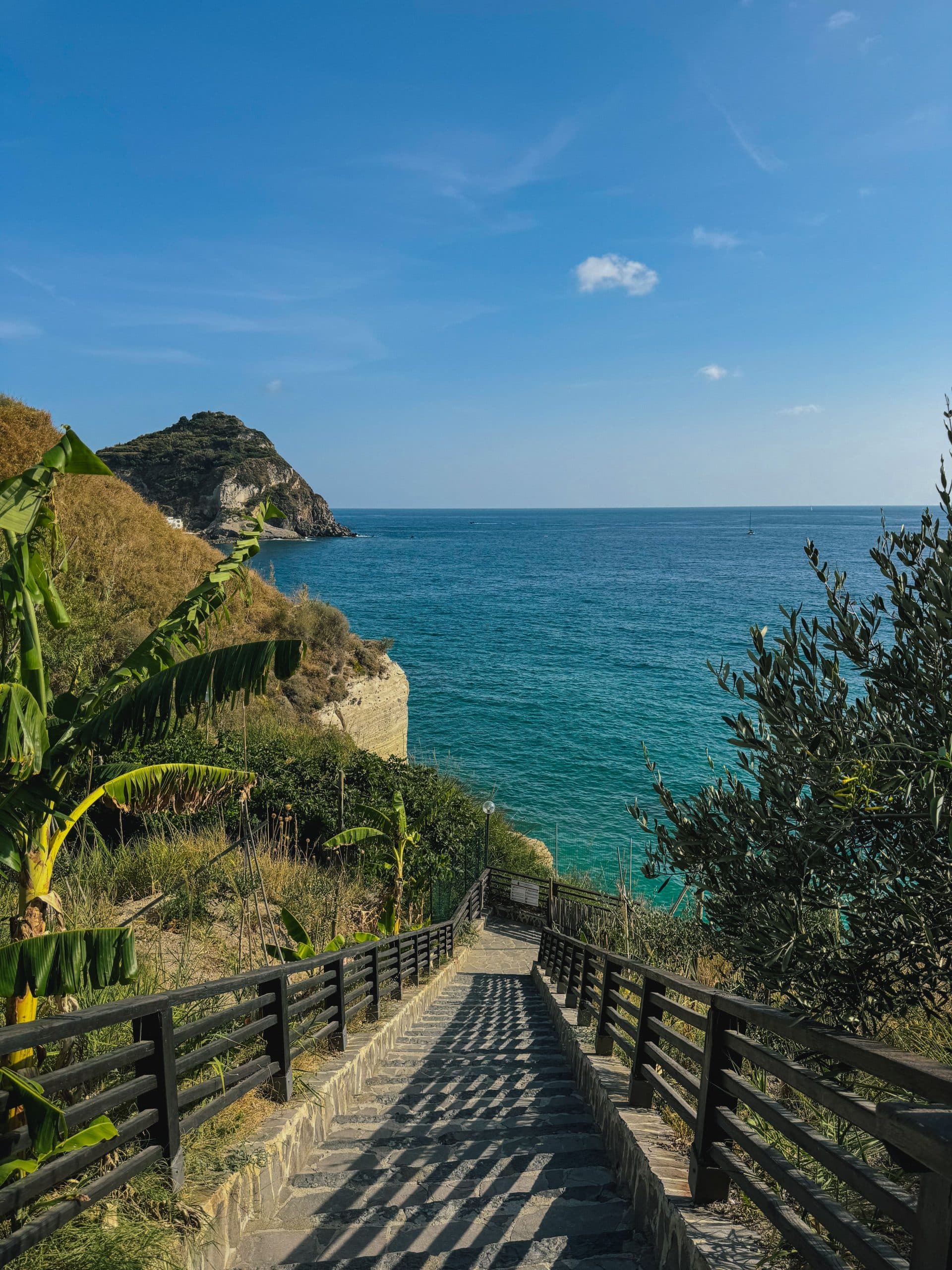 Alla scoperta di Ischia: terme, borghi e spiagge da sogno