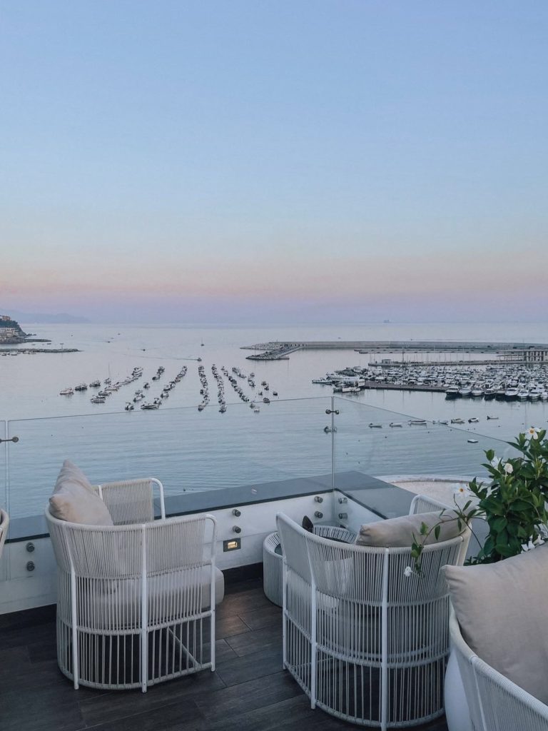 Aperitivo panoramico al Royal8 SkyBar di Rapallo