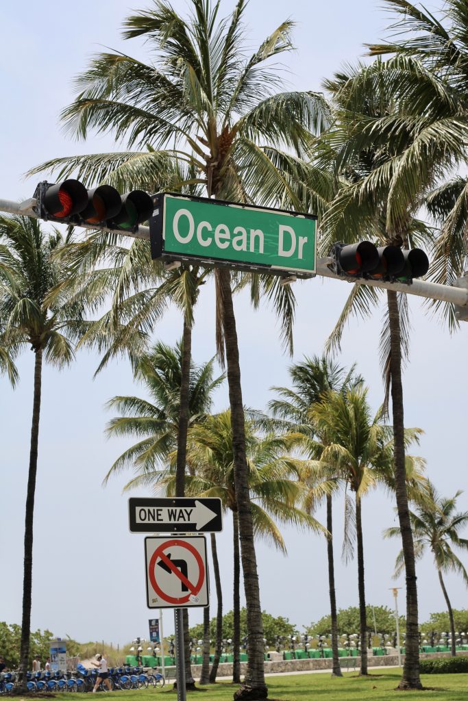 Cartello iconico di Ocean Drive a Miami Beach
