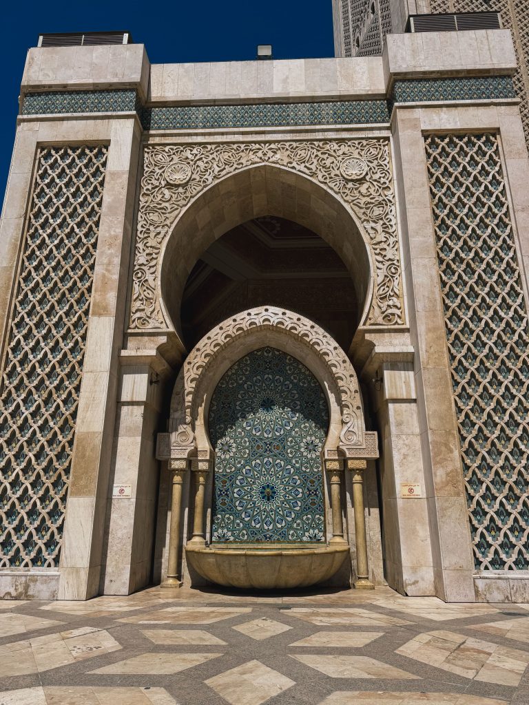 Moschea di Hassan II affacciata sull'Oceano Atlantico