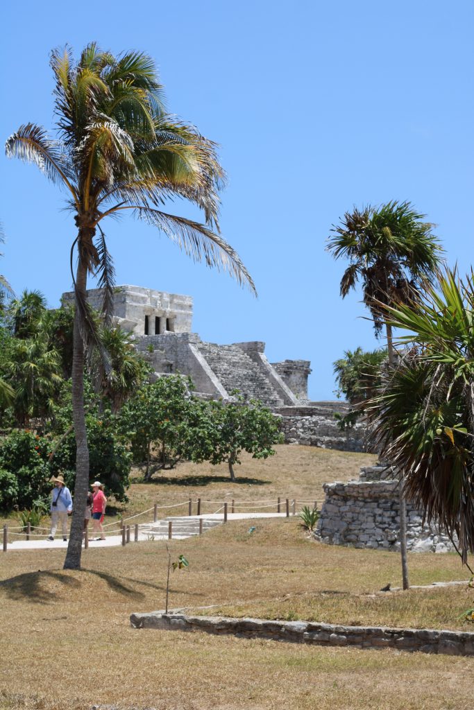 Rovine maya di Tulum affacciate sul mare dei Caraibi