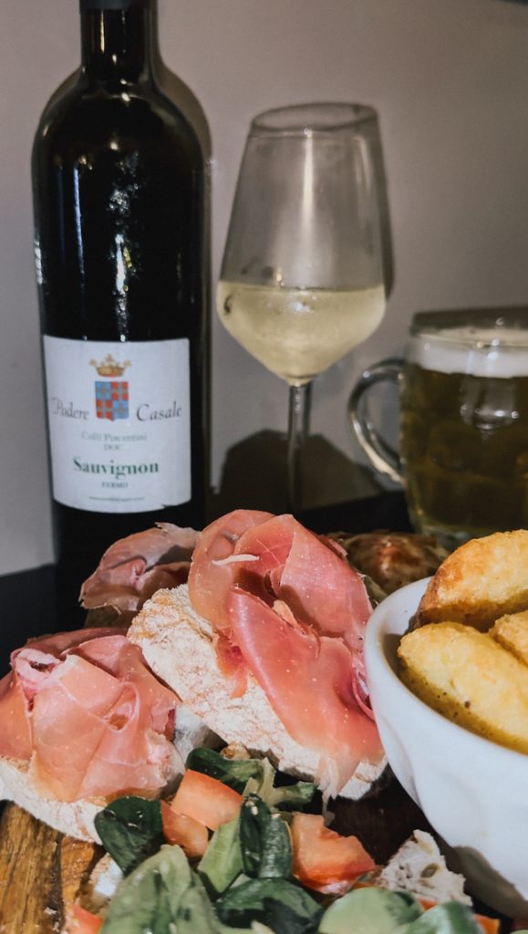 Sfiziosità dell'aperitivo del Bar della Pesa