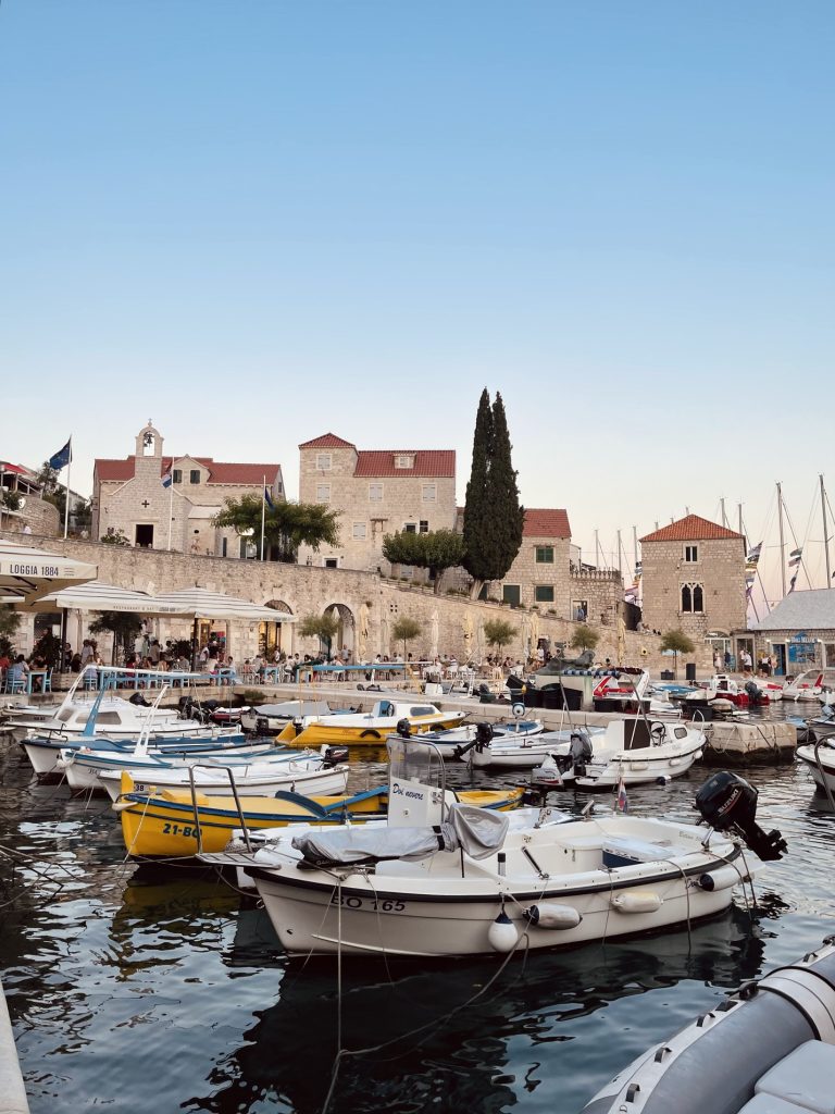 Centro storico di Bol sull'isola di Brac