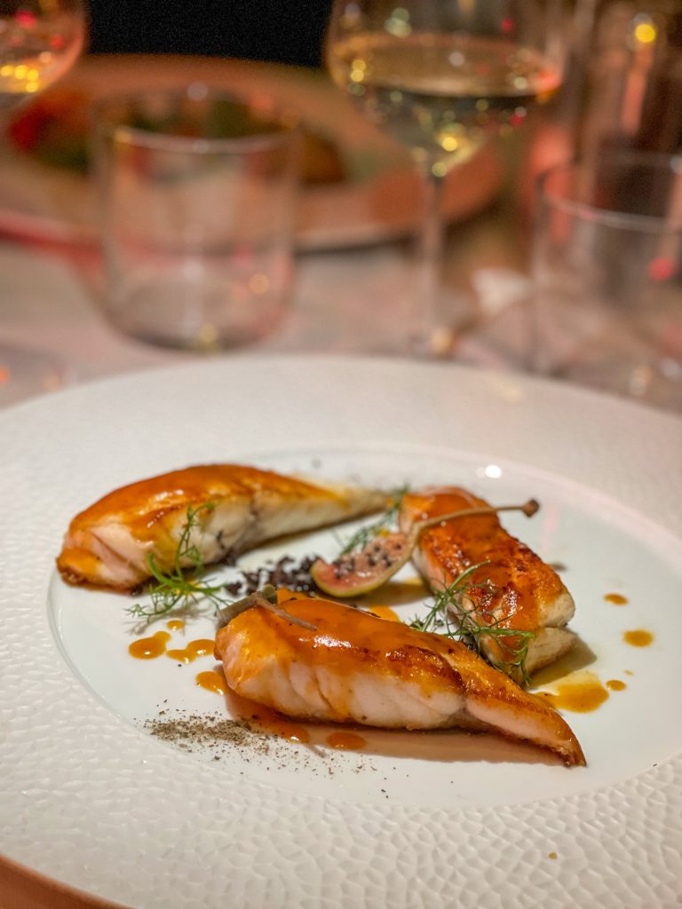 Branzino in crosta servito al ristorante OTIVM