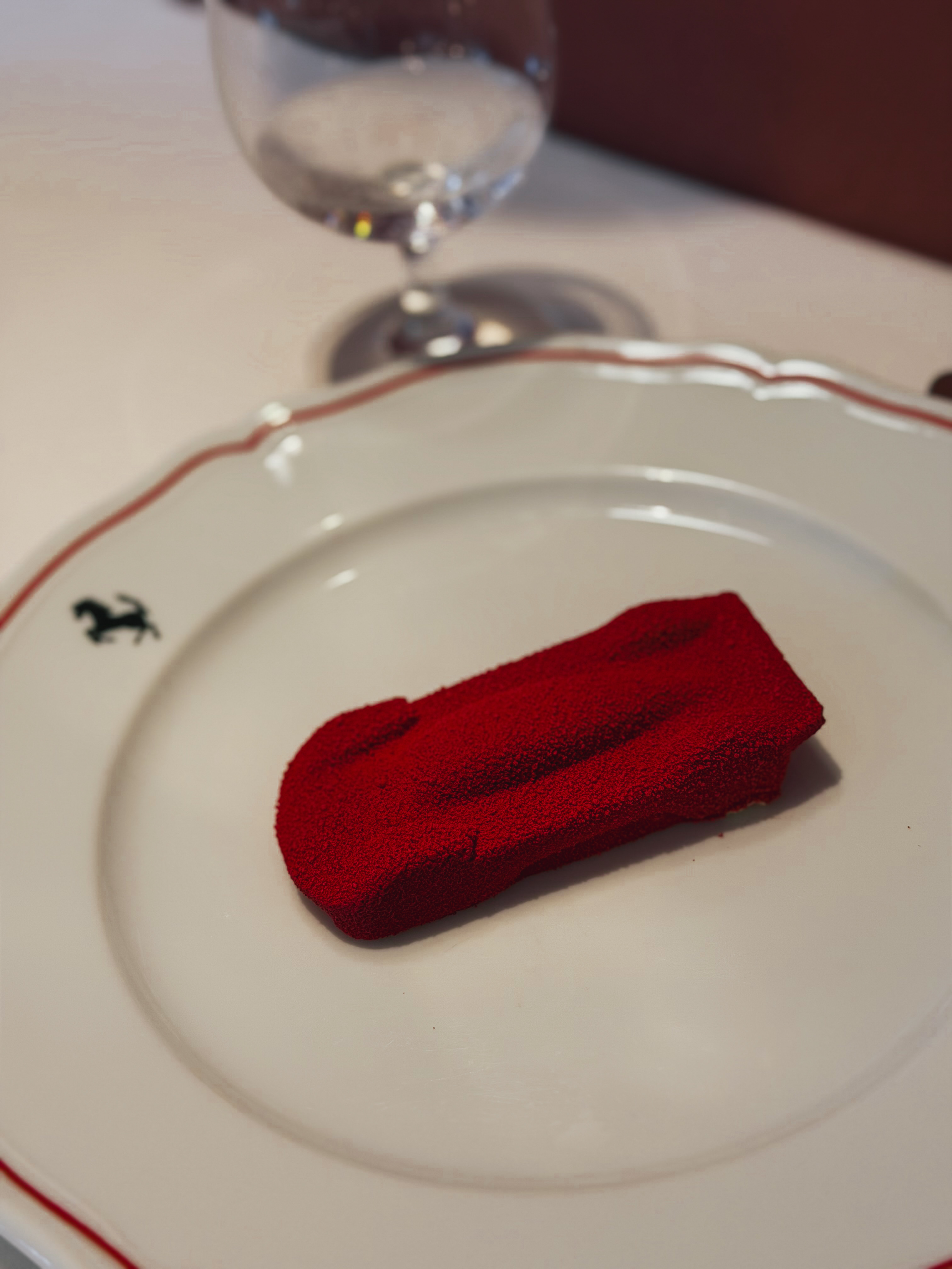 Ristorante Cavallino a Maranello: com'è davvero mangiare nel ristorante della Ferrari (e quanto costa)