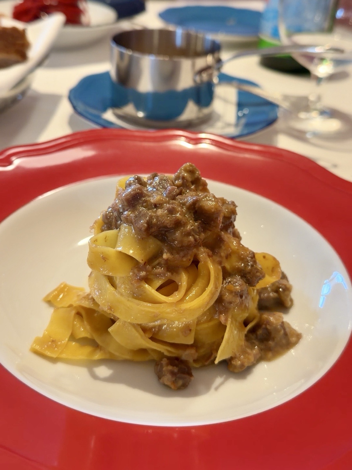 Tagliatelle al ragù battute al coltello del Ristorante Cavallino