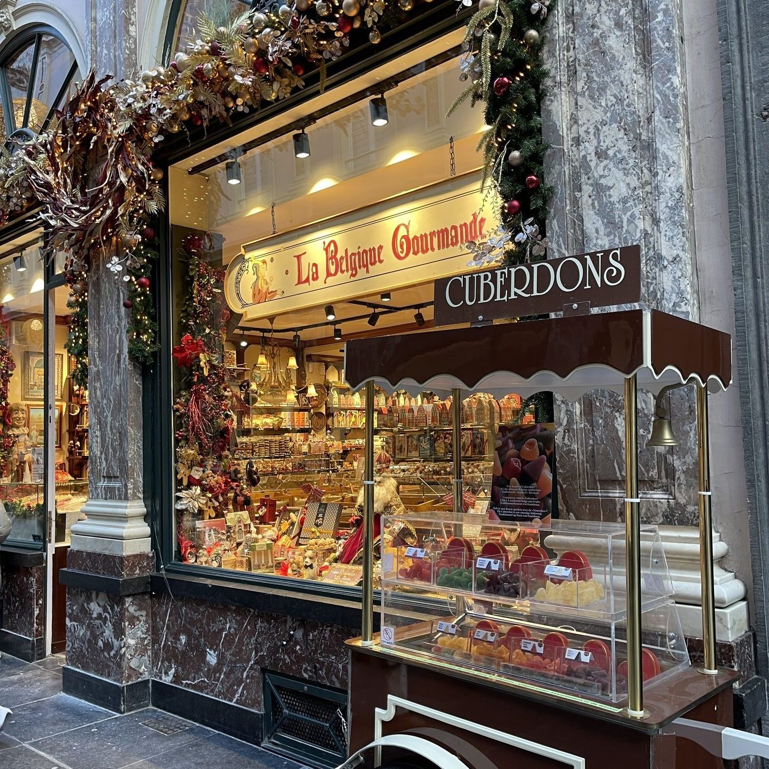 Vetrina di una storica cioccolateria di Bruxelles