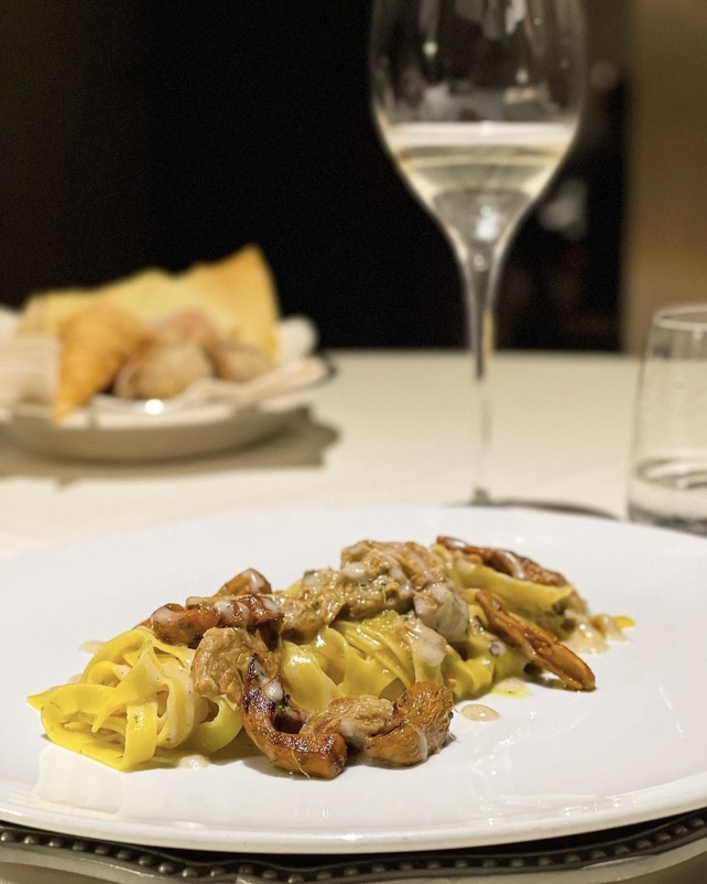 Piatto gourmet servito al Convento dei Neveri