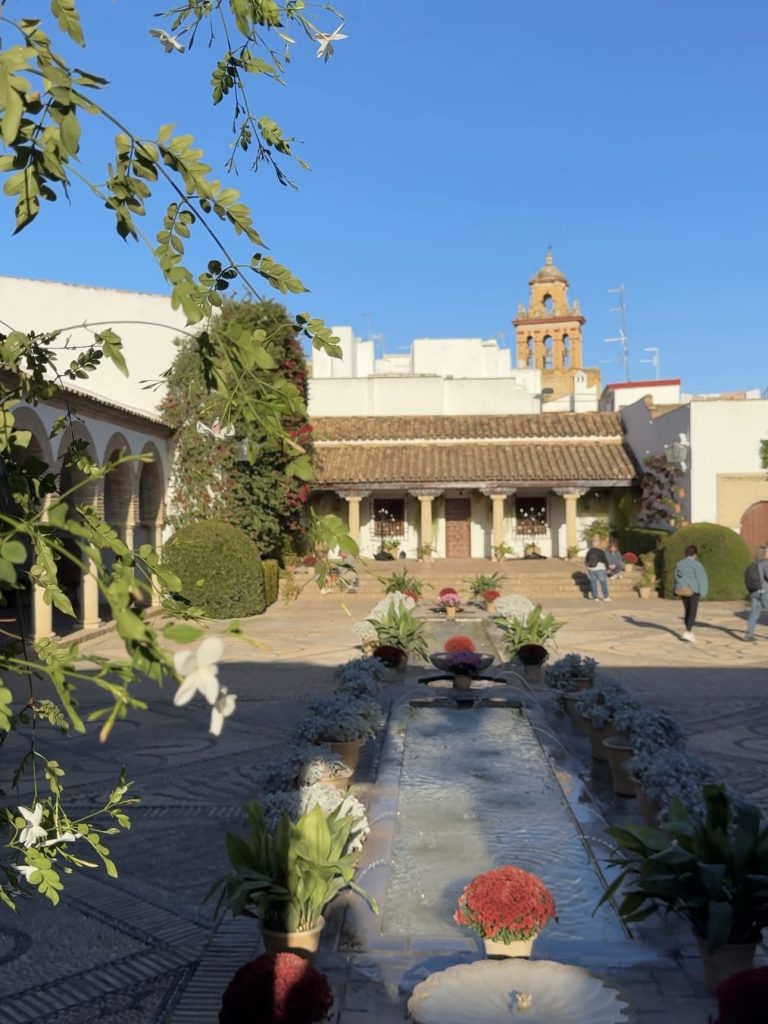 Uno dei dodici patios del Palazzo Viana a Cordoba