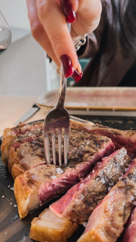 Costata dry aged servita all'Antica Macelleria Turba