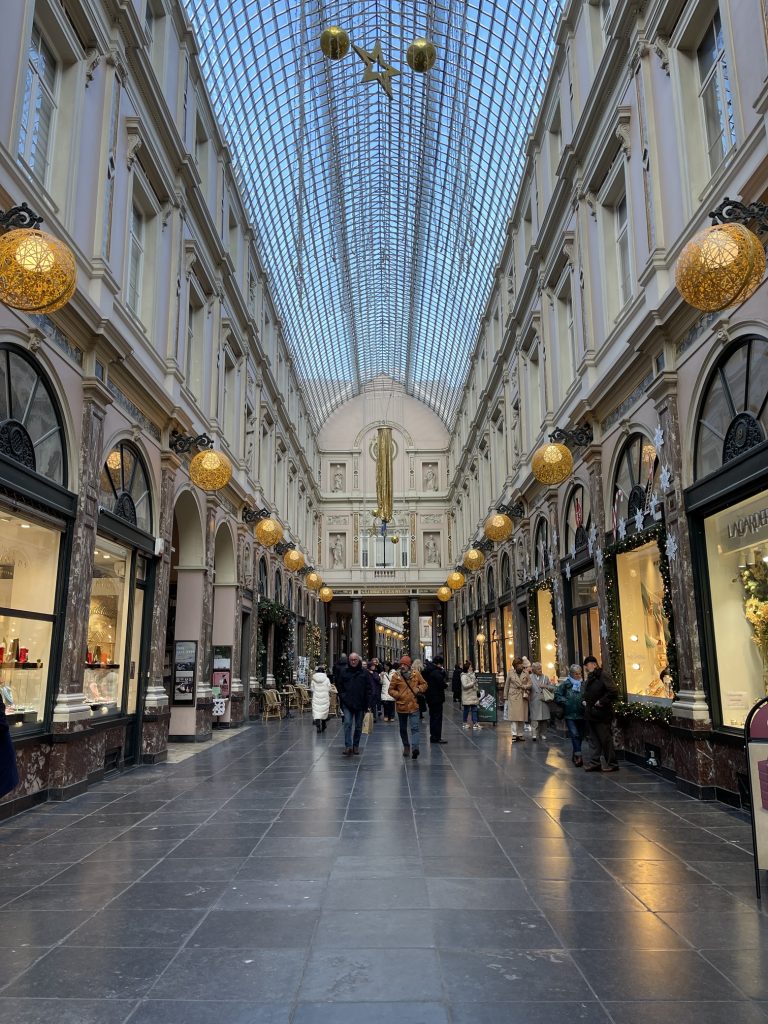 Interno delle Gallerie Saint-Hubert a Bruxelles