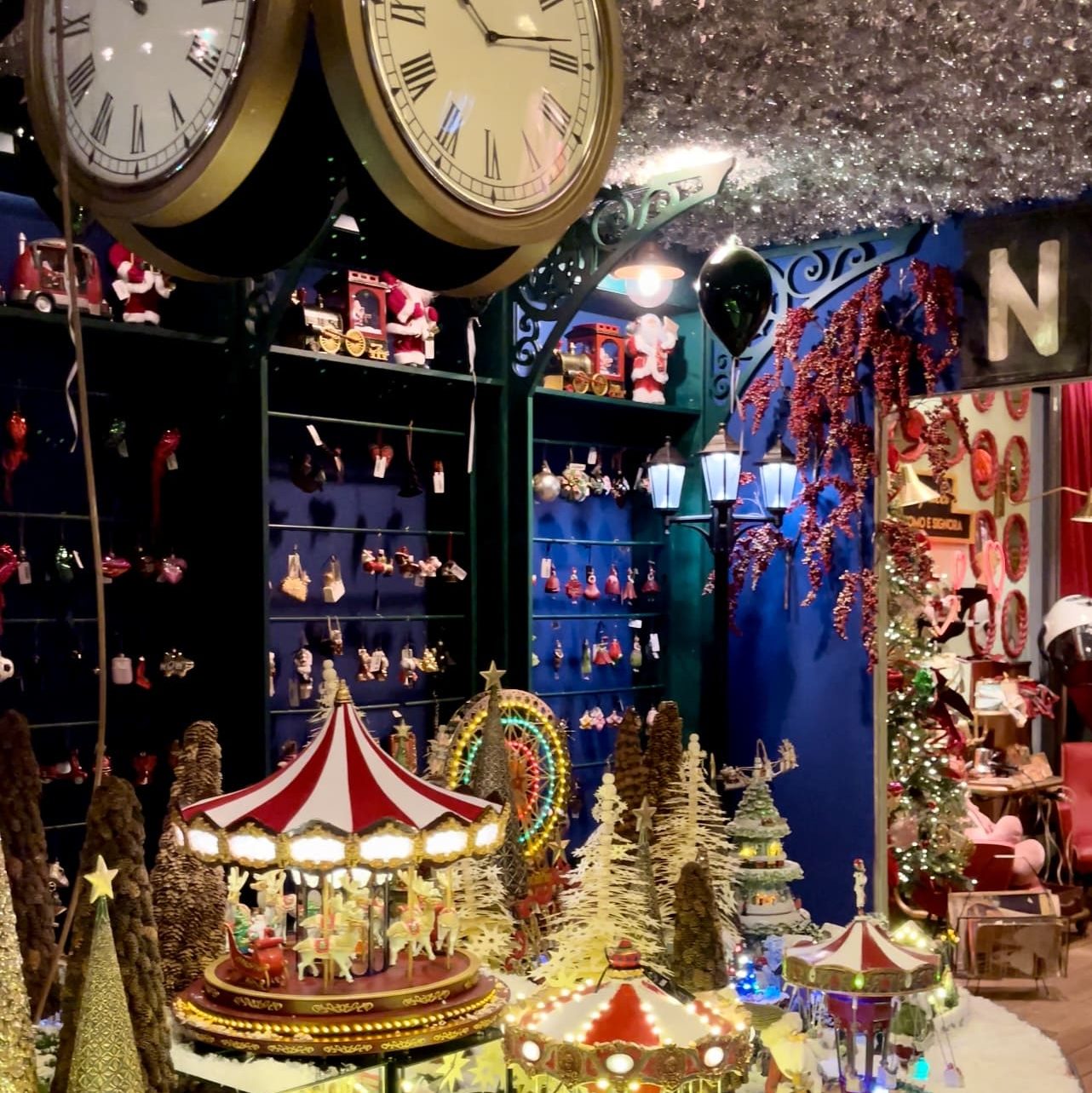 Galleria commerciale natalizia di VD Spiga Express