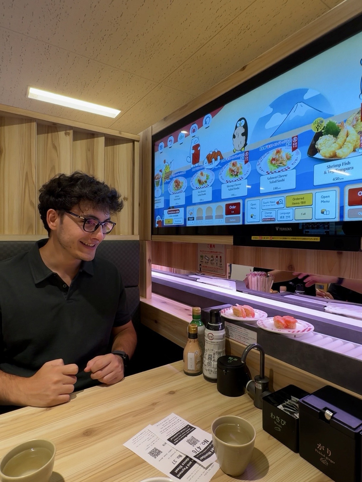 Sushiro a Tokyo, catena di sushi su nastro trasportatore con ordinazione da monitor