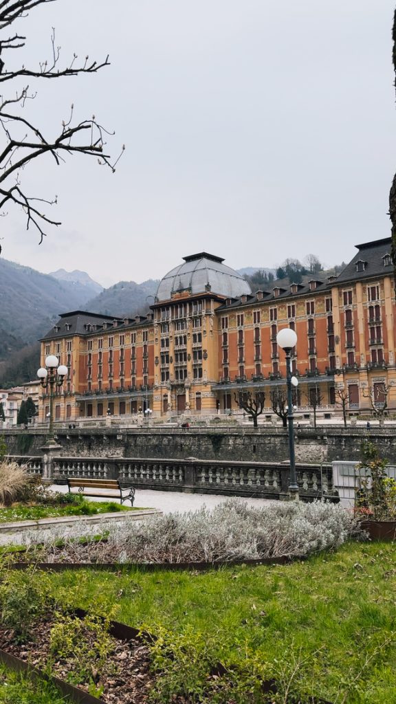 Facciata liberty del Grand Hotel di San Pellegrino Terme