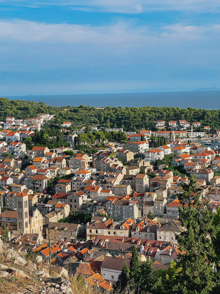 Panorama di Hvar dal castello in cima alla collina