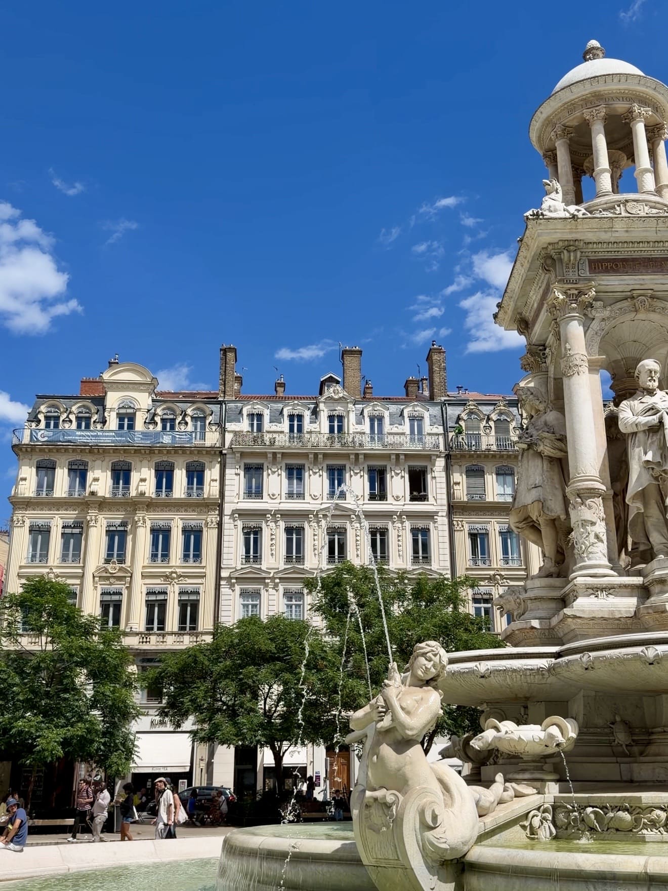 L'elegante Place des Jacobins, nel cuore della Presqu'île