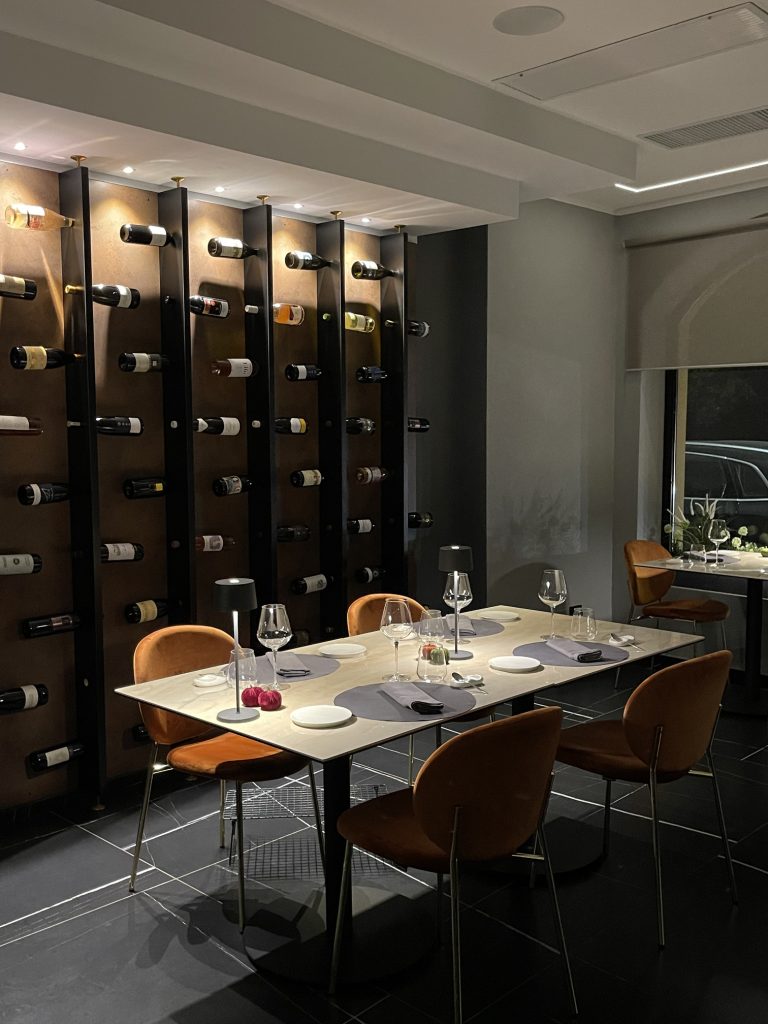 Sala elegante del ristorante Mamie a Monza