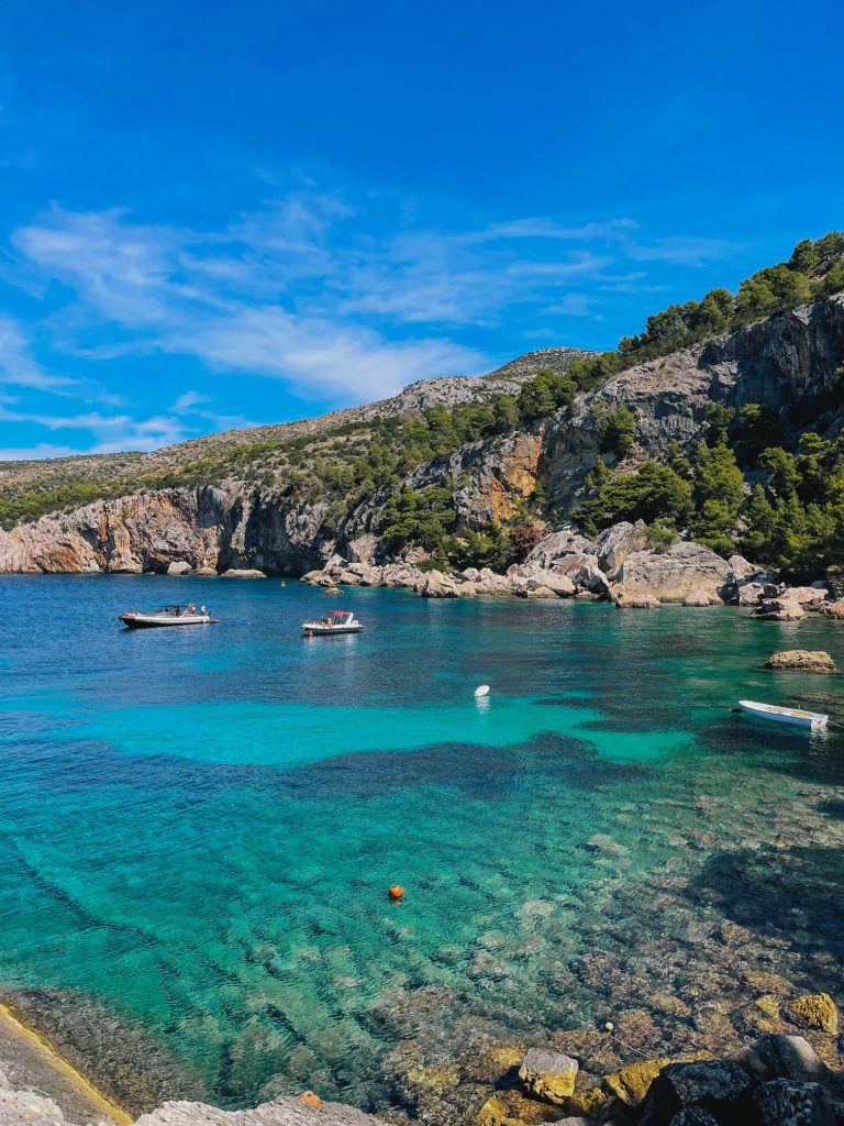 Spiaggia di Malo Zarace sull'isola di Hvar