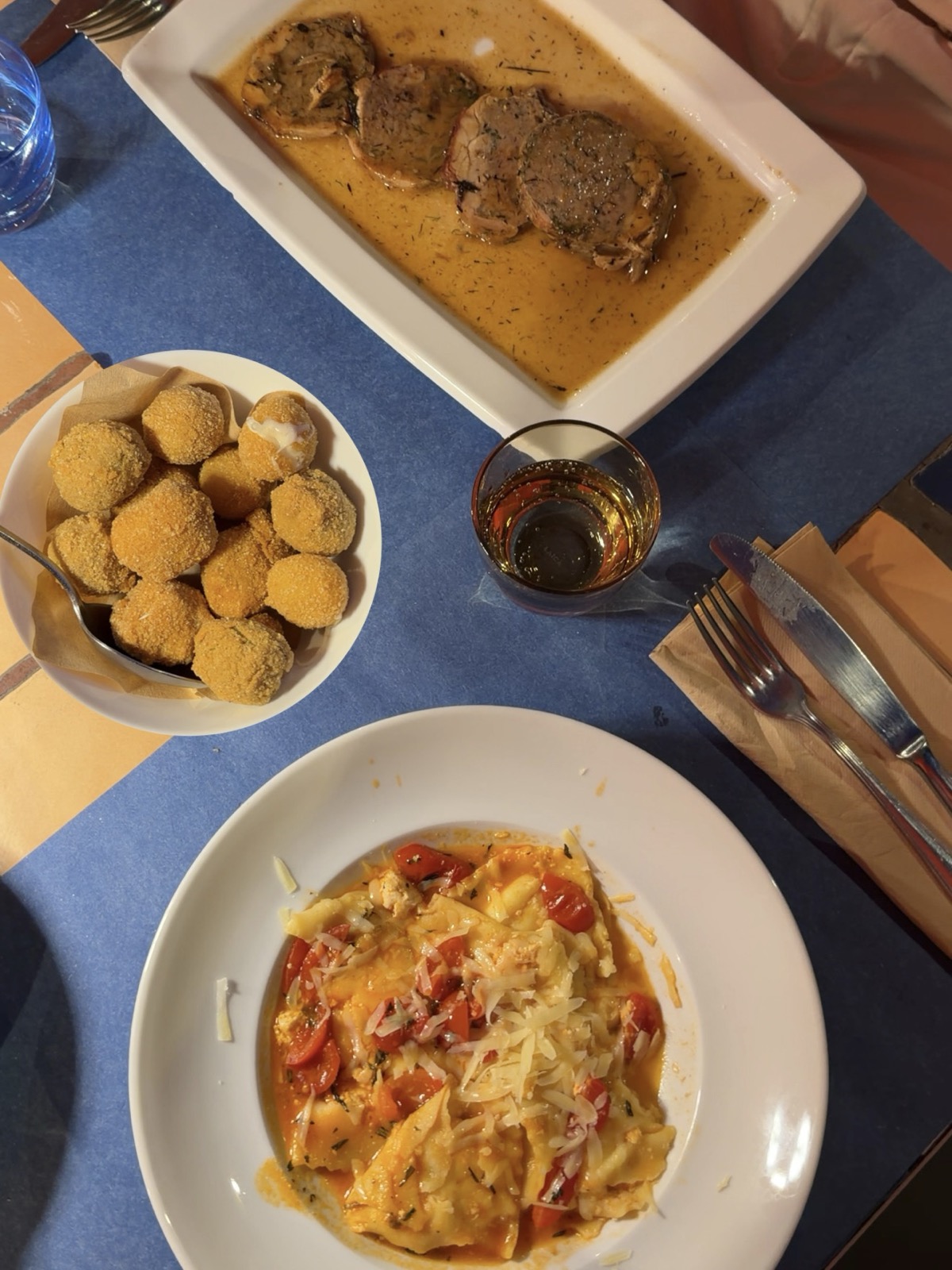Olive all'ascolana, cargiù e coniglio in porchetta all'Osteria San Nicola di Tolentino