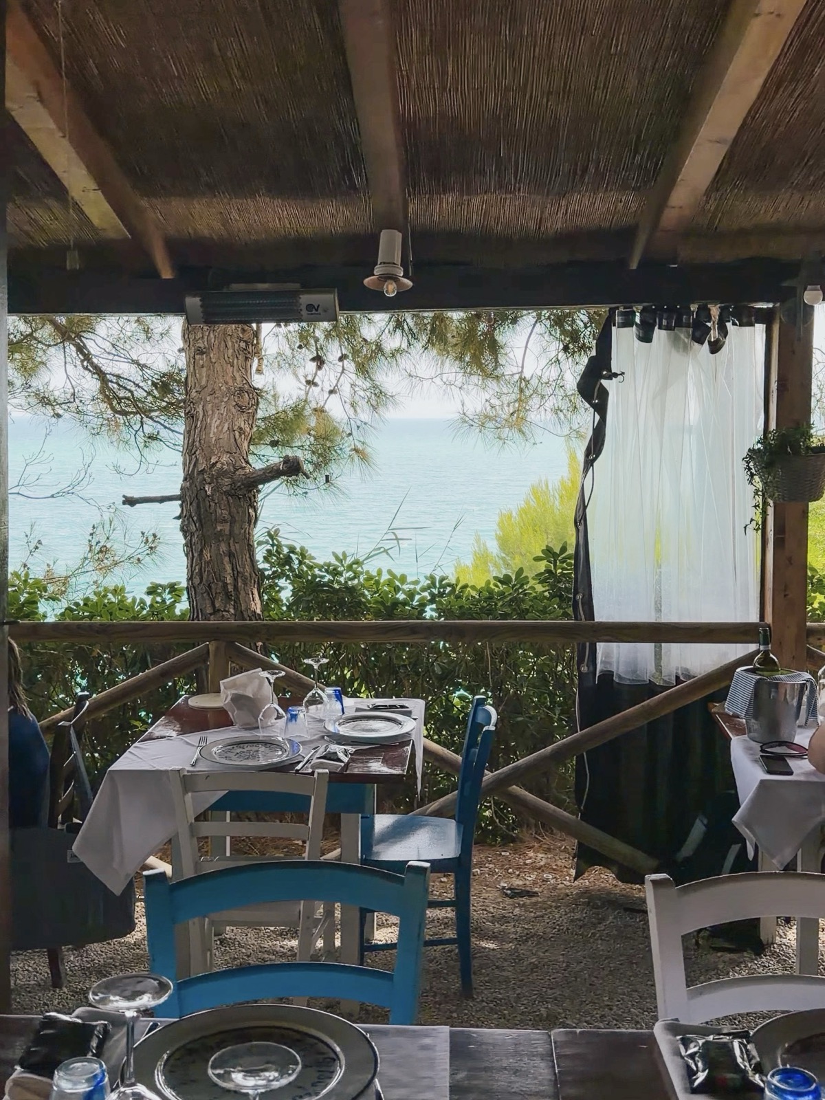 La vista sul mare del Conero dai tavoli di Silvio Ristorante a Sirolo