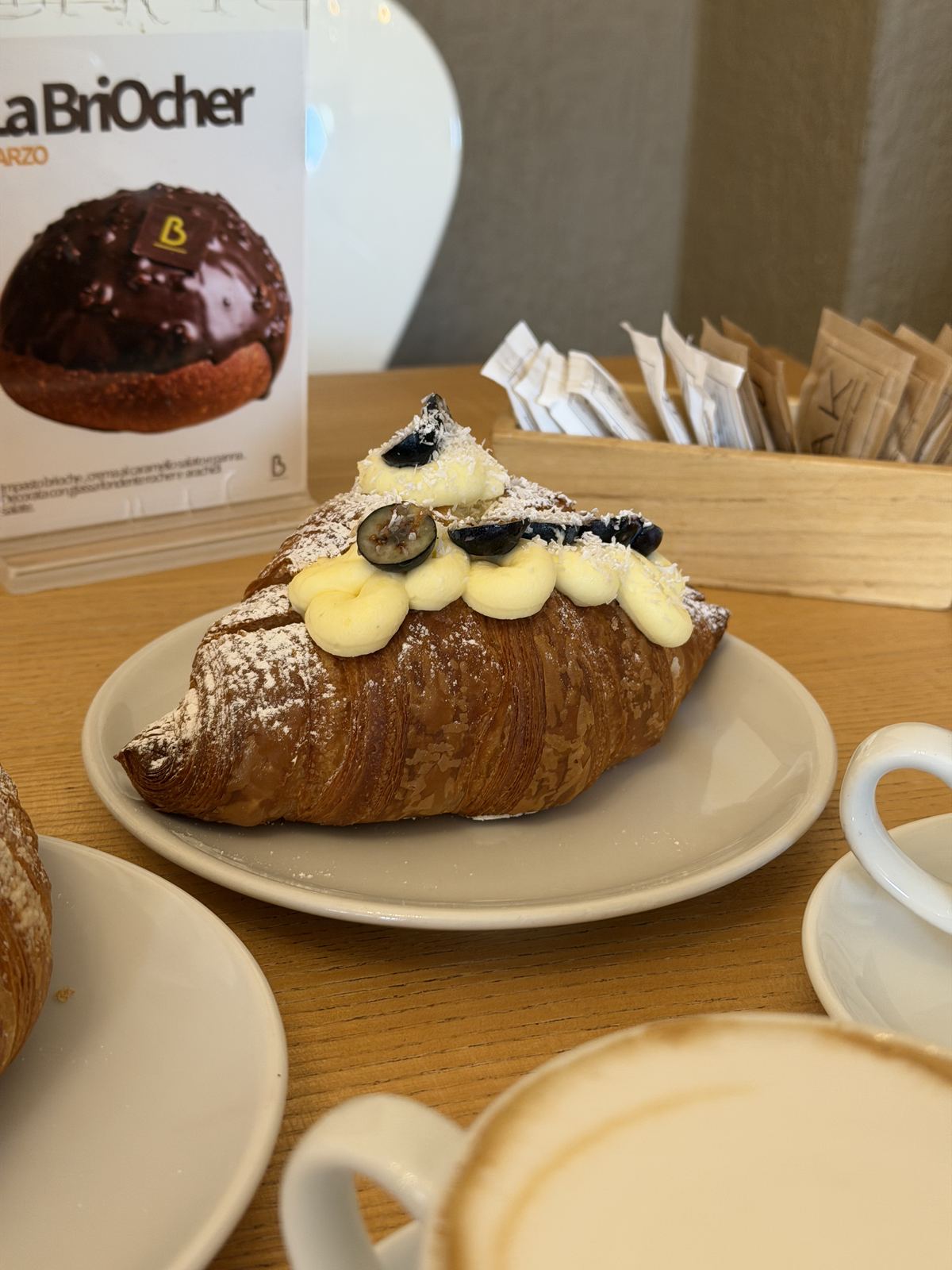 Brioche personalizzata farcita servita da BAK a Seregno