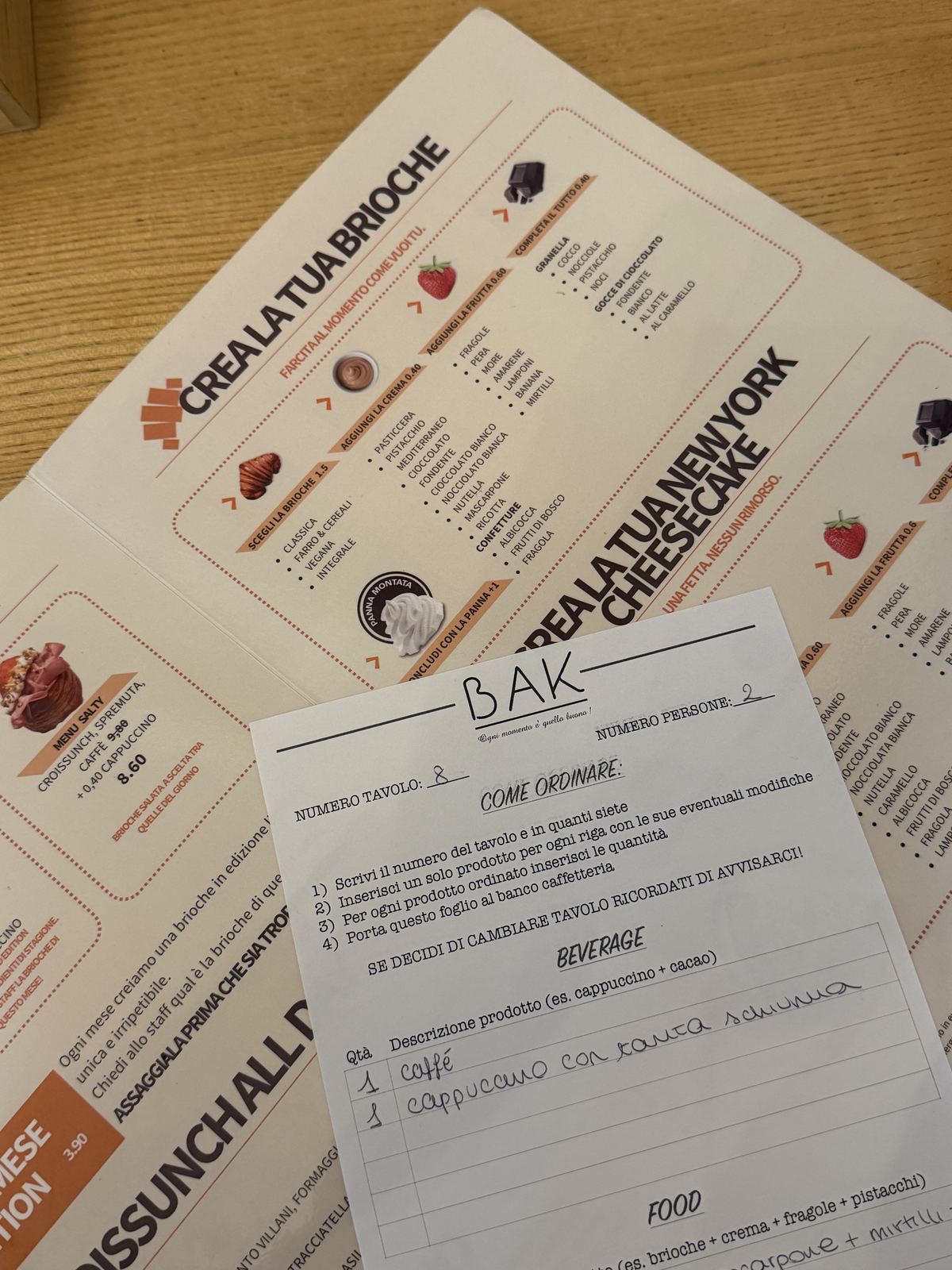 Menu cartaceo per ordinare la brioche personalizzata da BAK a Seregno