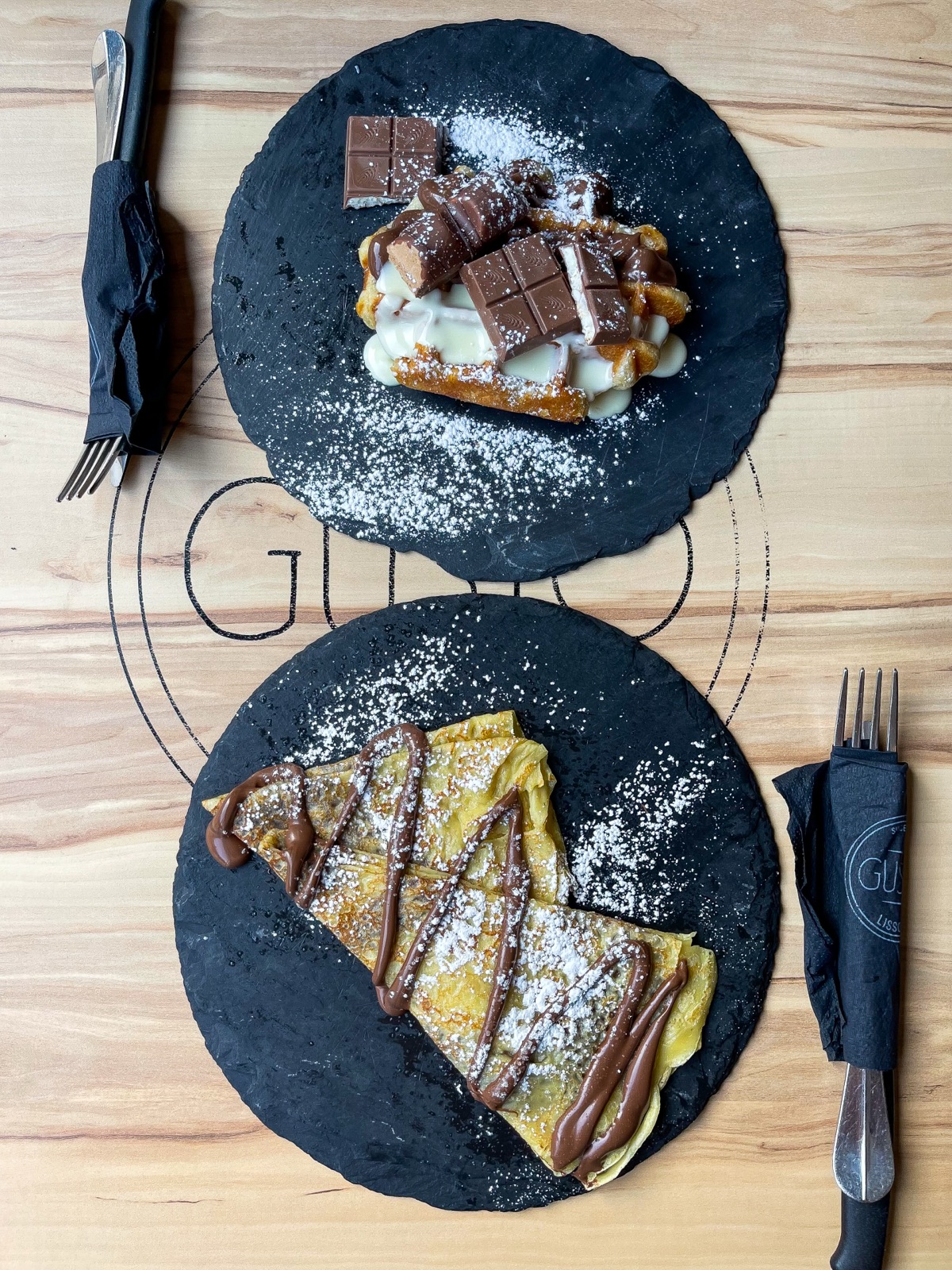 Crepes farcite servite al tavolo da Gusto a Lissone