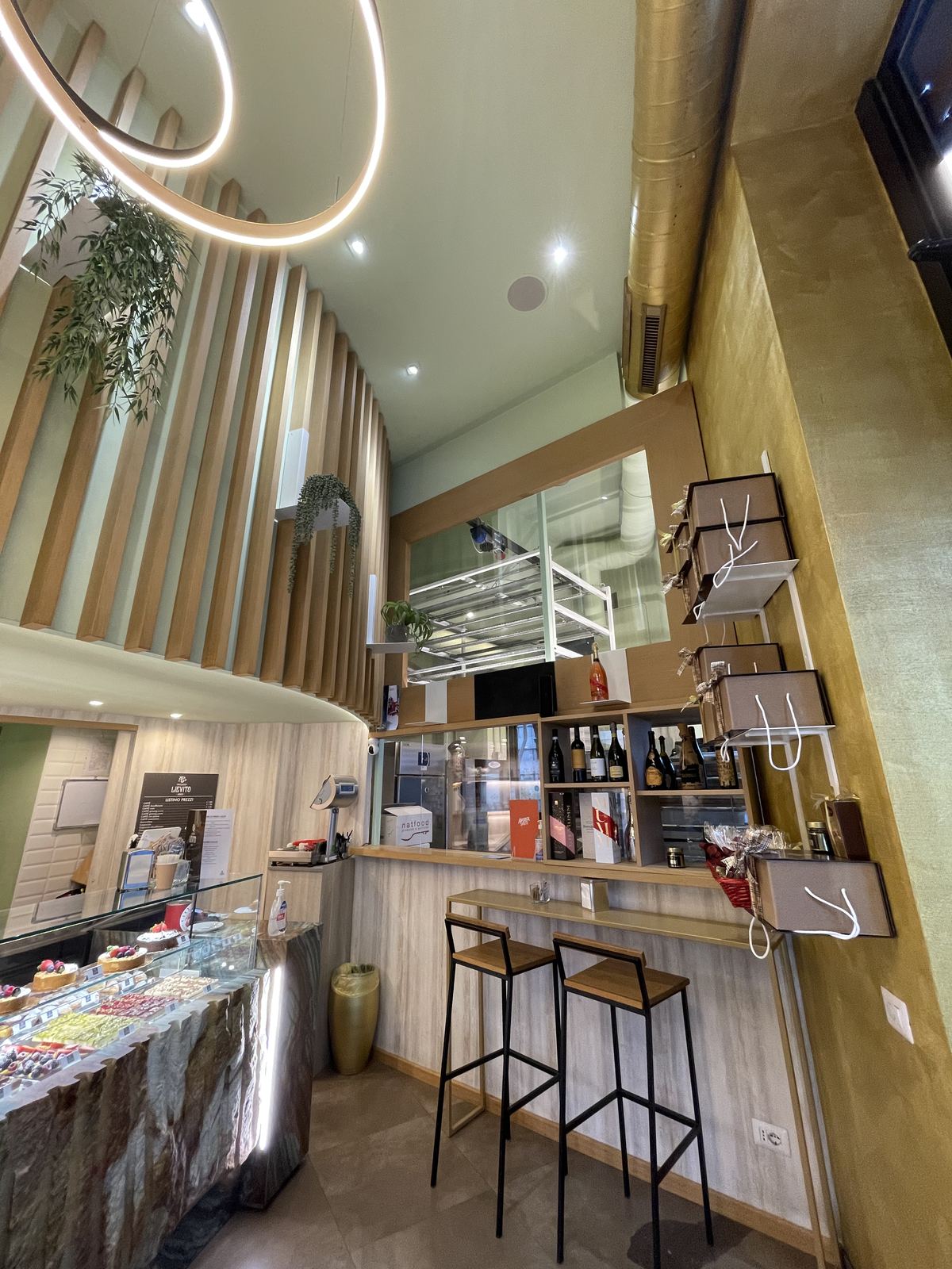 Sala interna del bar pasticceria Lievito a Monza