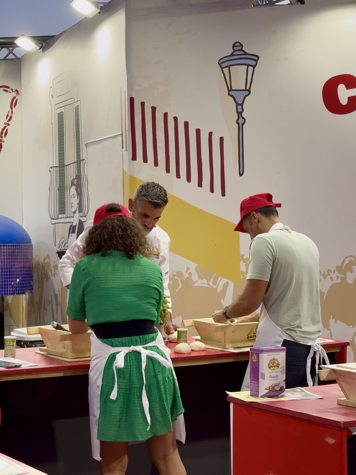 Masterclass di pizza napoletana nello spazio Casa Caputo al Pizza Village di Milano