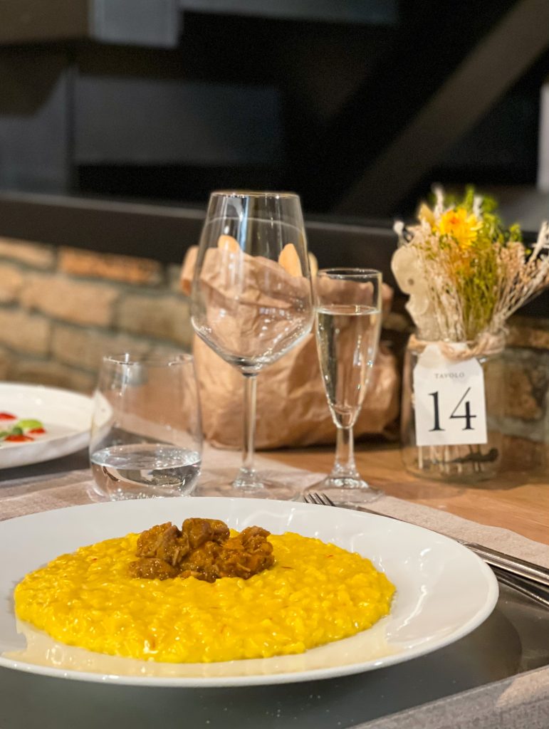 Risotto servito alla trattoria Al Gatto Verde di Canzo