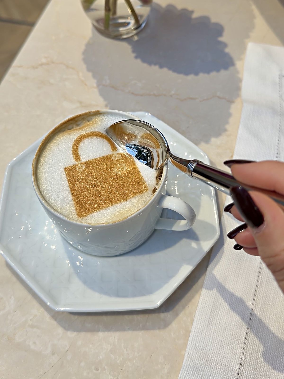 Ristorante Dior Milano: colazione, prezzi e cosa sapere