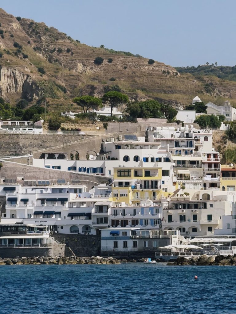 Borgo di Sant'Angelo visto dal porticciolo