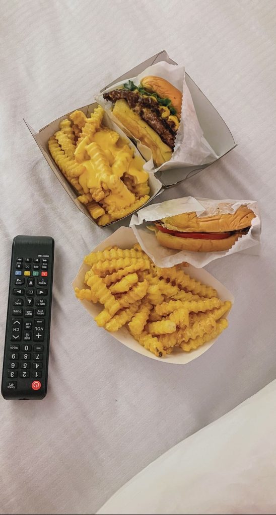 Smashed burger e patatine da Shake Shack a Times Square