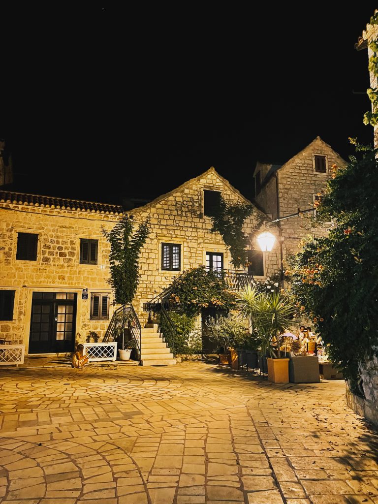 Centro di Starigrad sull'isola di Hvar