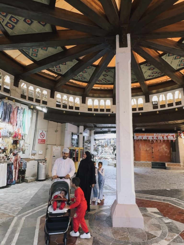 Bancarelle di spezie nel souq tradizionale di Muscat