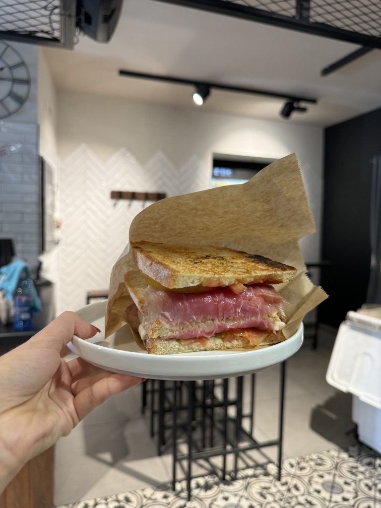 Panino Zingara tipico di Ischia